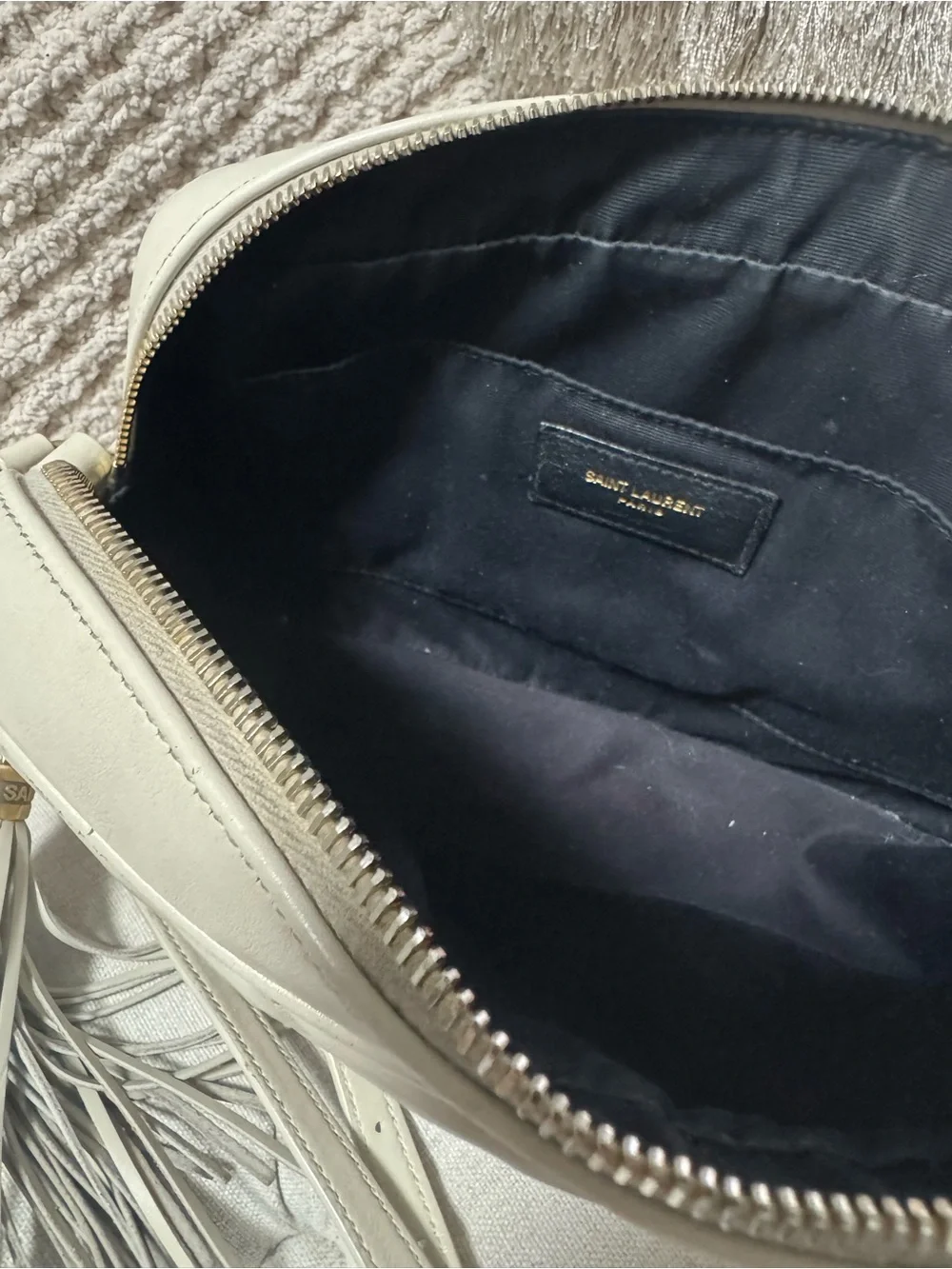 Saint Laurent Lou Medium Camera Bag with Tassel in Quilted Leather - Picture 9 of 9